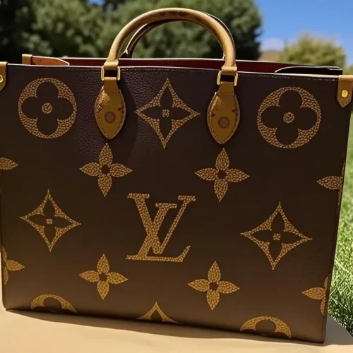 Click to view full screen Louis Vuitton M44576 Onthego GM Monogram Canvas photo review